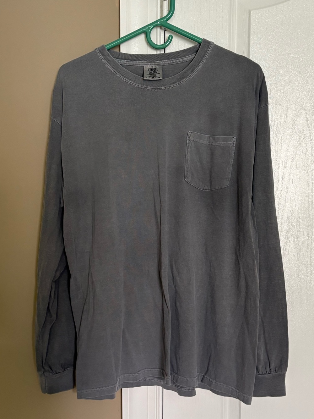 Comfort Colors Men's Heavyweight 100% Cotton T-Shirt. Size Large.